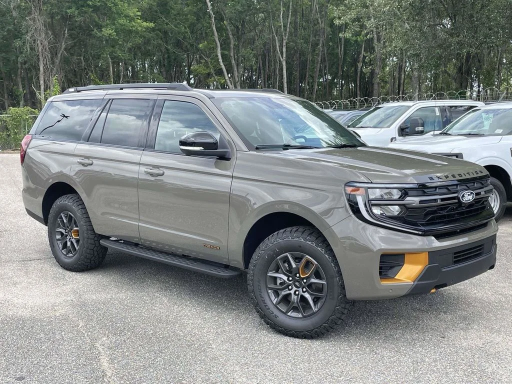 New 2027 Marsh Gray Ford Tremor® image 1