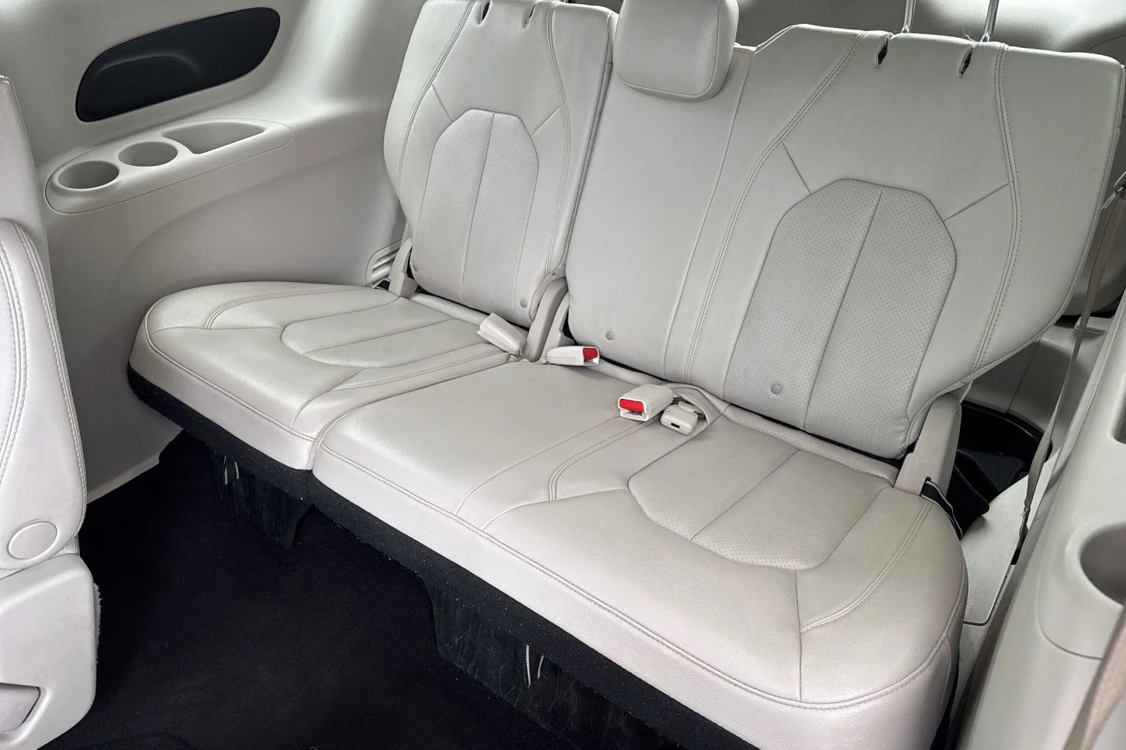 Used 2021 White Chrysler Touring L image 16