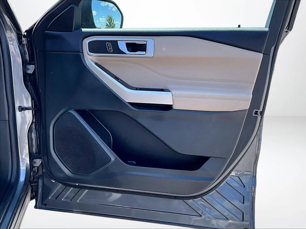 Used 2023 Gray Ford XLT image 25