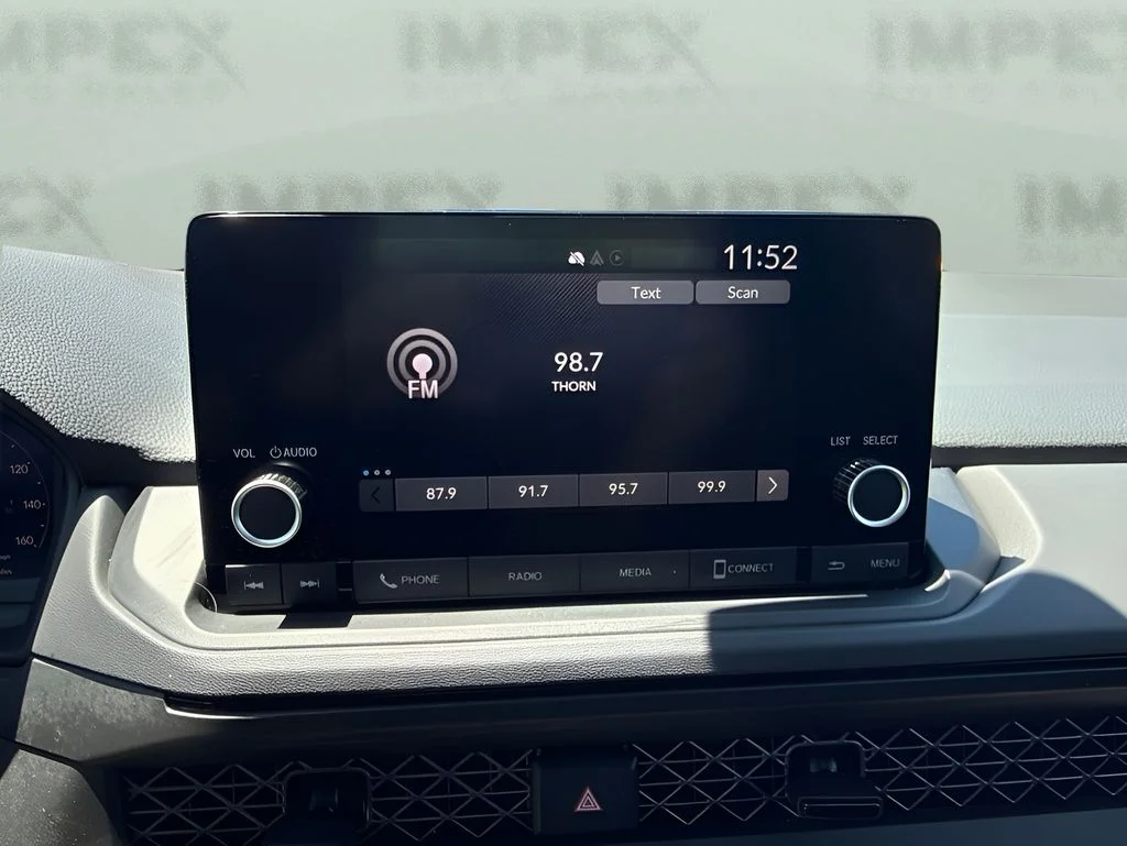Used 2025 Silver Honda LX image 16