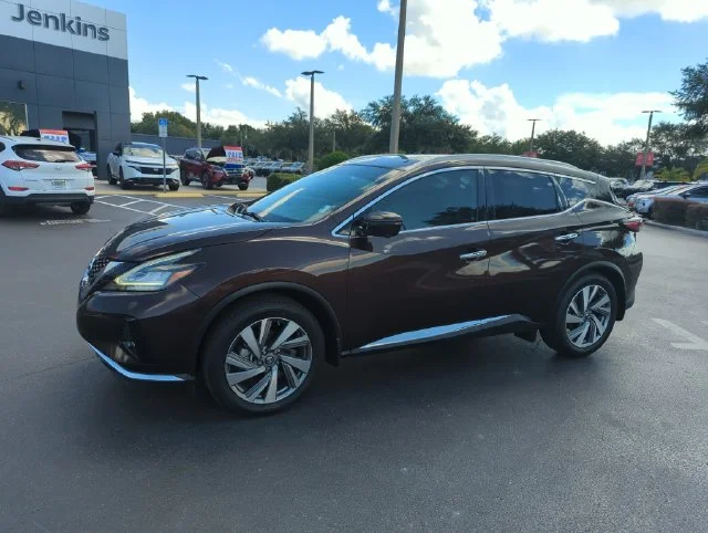 Used 2019 Brown Nissan SL image 13