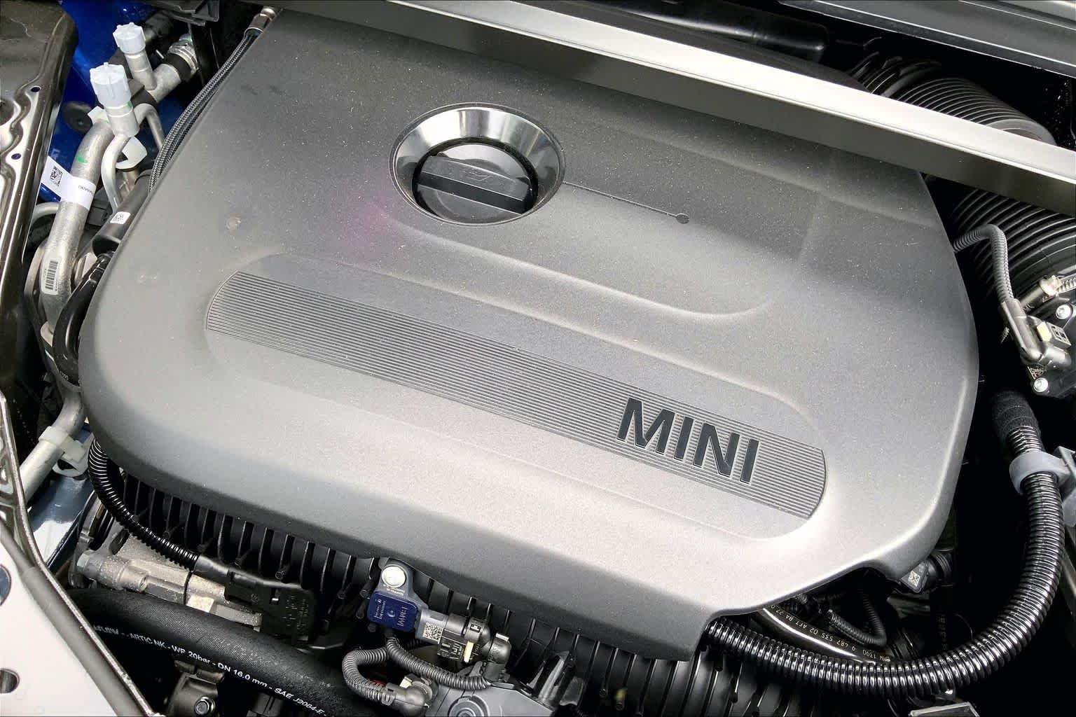 New 2027 Blazing Blue Metallic MINI Iconic image 17