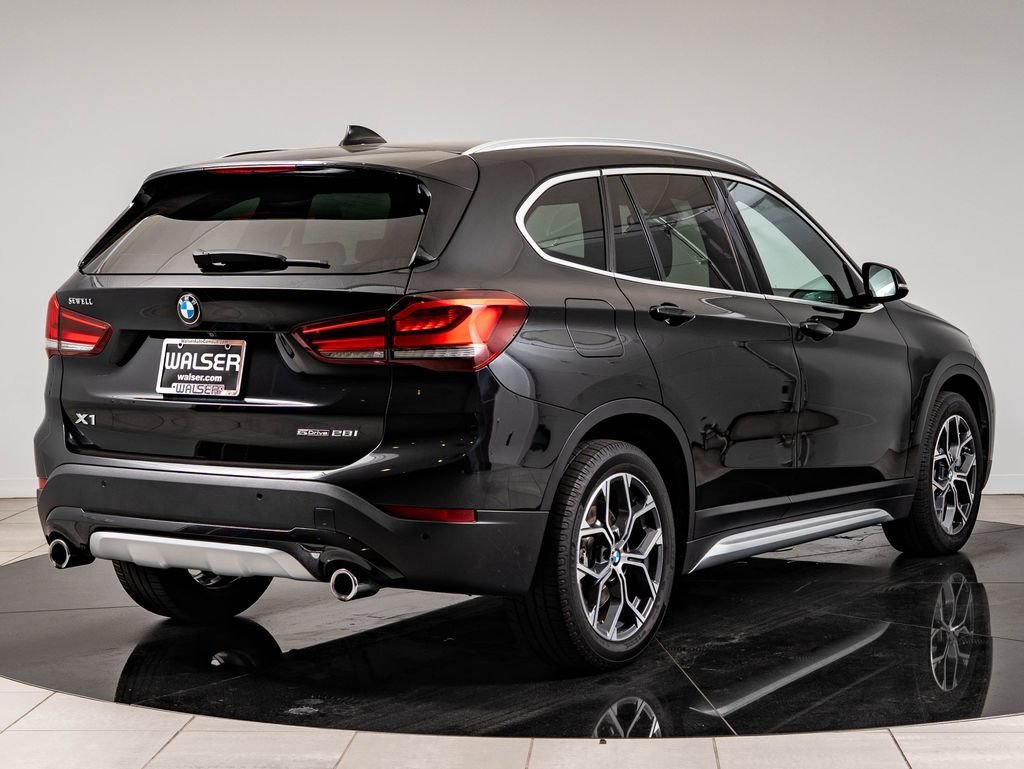 Used 2021 Black Sapphire Metallic BMW sDrive28i image 10