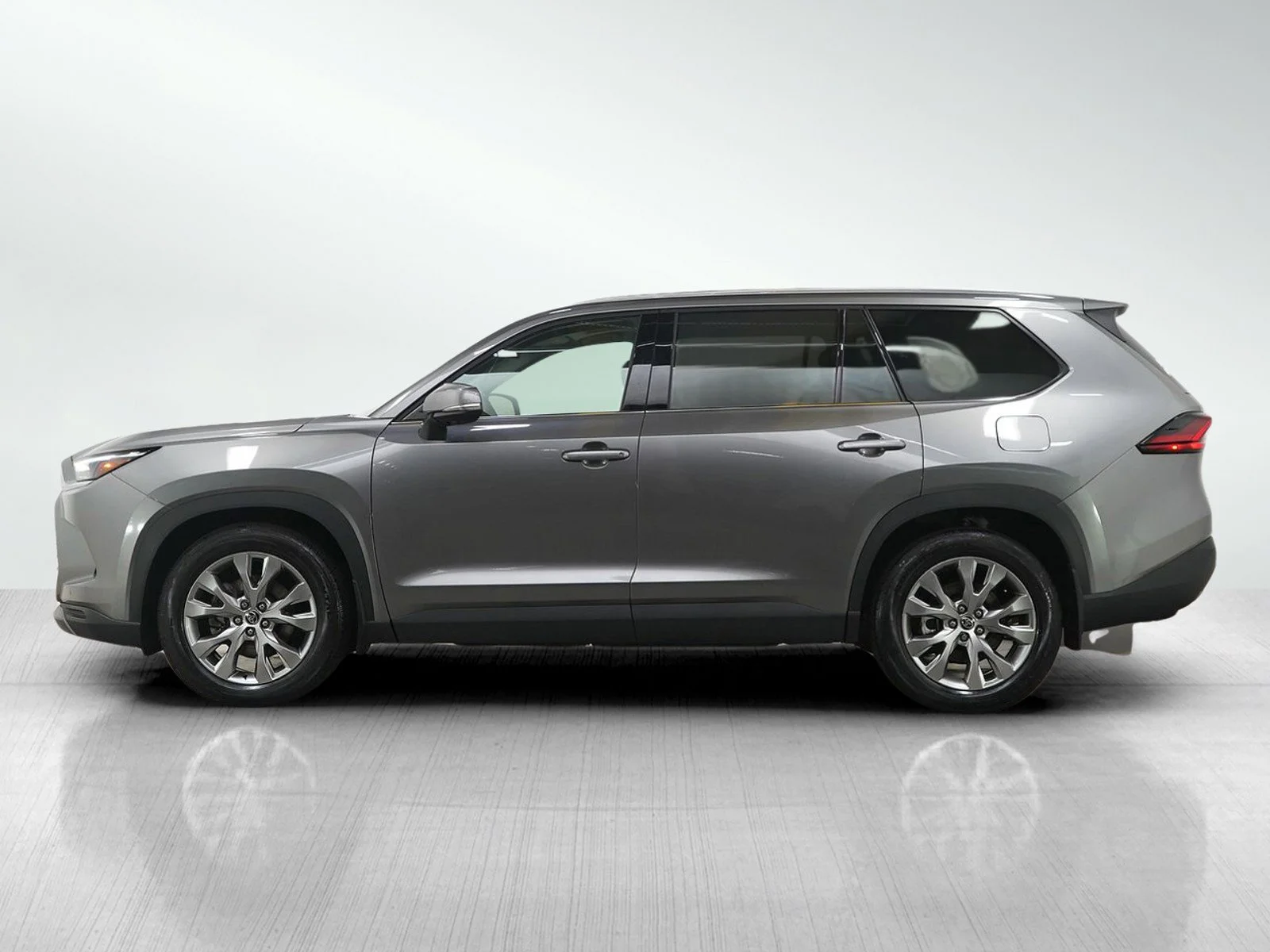 Used 2025 Toyota Grand Highlander Limited with VIN 5TDACAB57SS057175 for sale in Burnsville, Minnesota