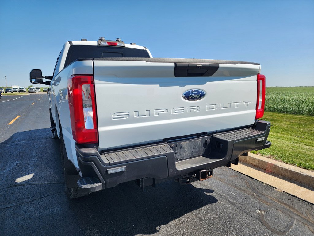 Used 2023 Oxford White Ford XL image 3