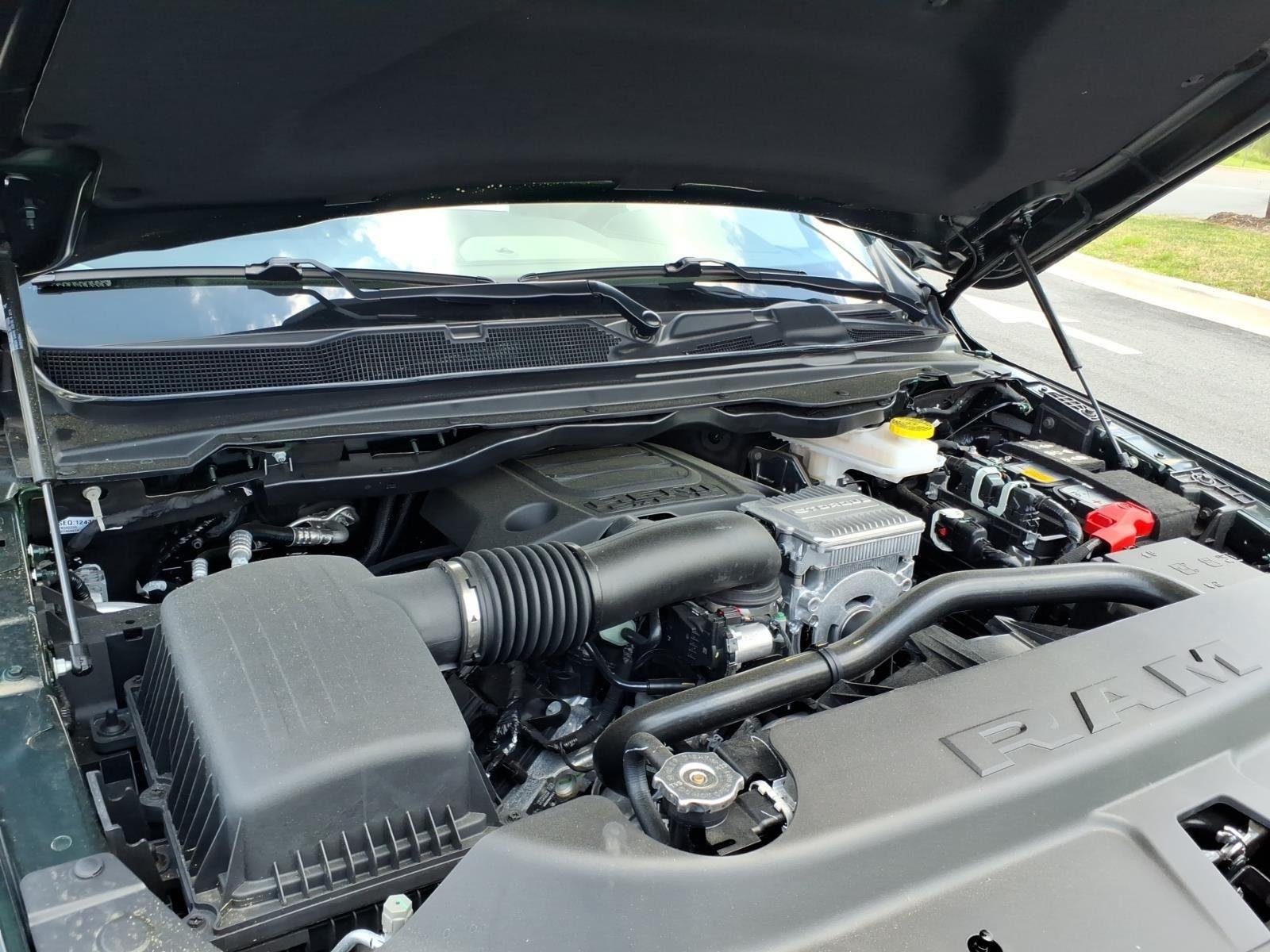 New 2026 Serrano-Green Metallic Exterior Paint RAM Laramie image 28