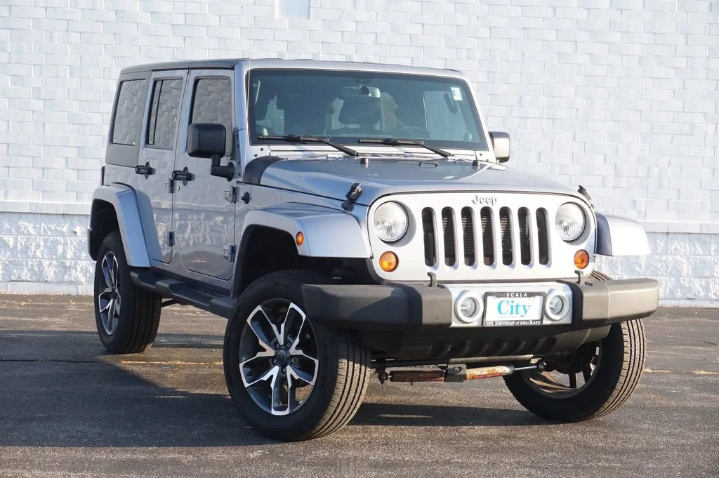 Used 2013 Jeep Wrangler Unlimited Sahara with VIN 1C4BJWEG3DL698672 for sale in Grayslake, IL