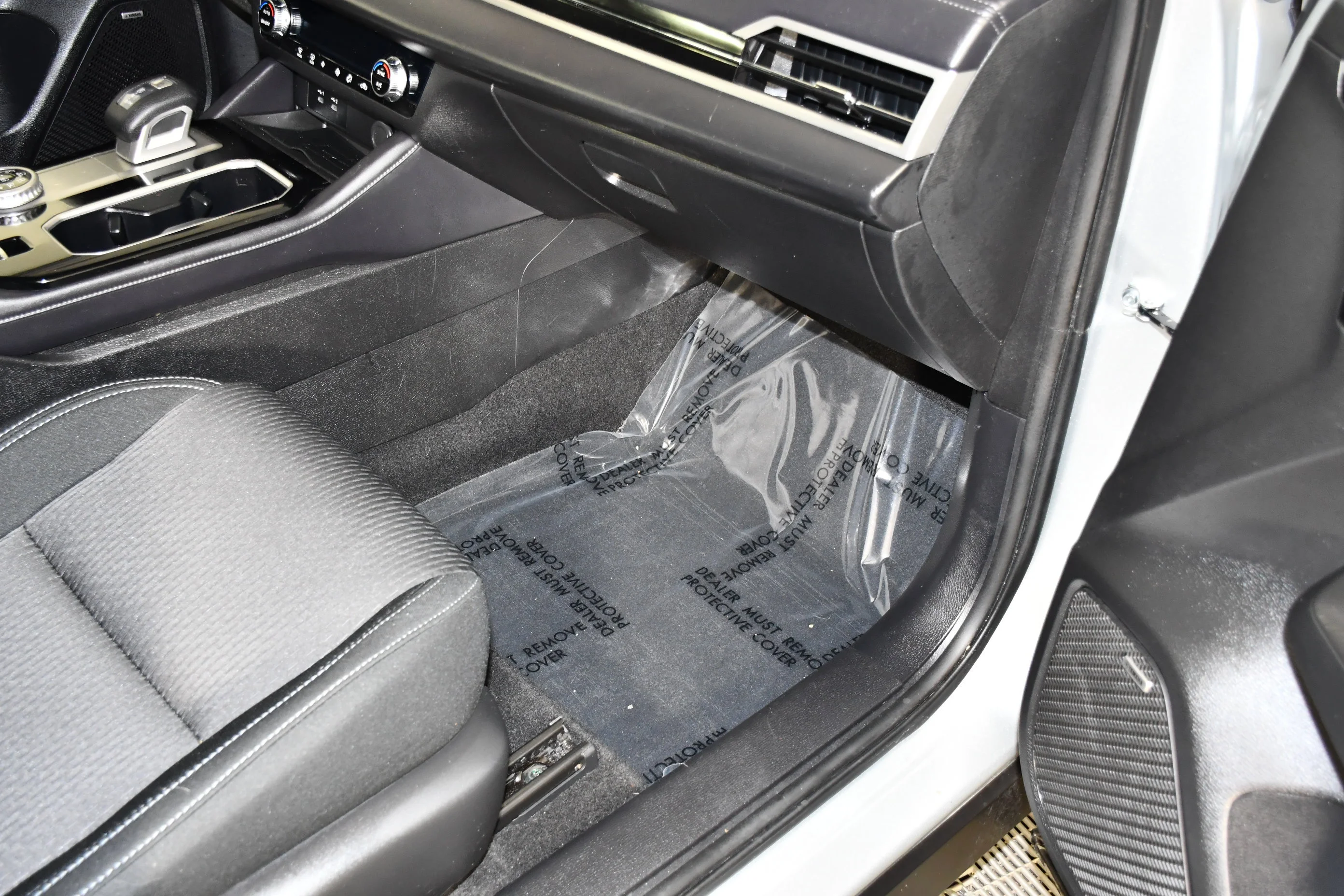Used 2025 Silver Mitsubishi ES image 30