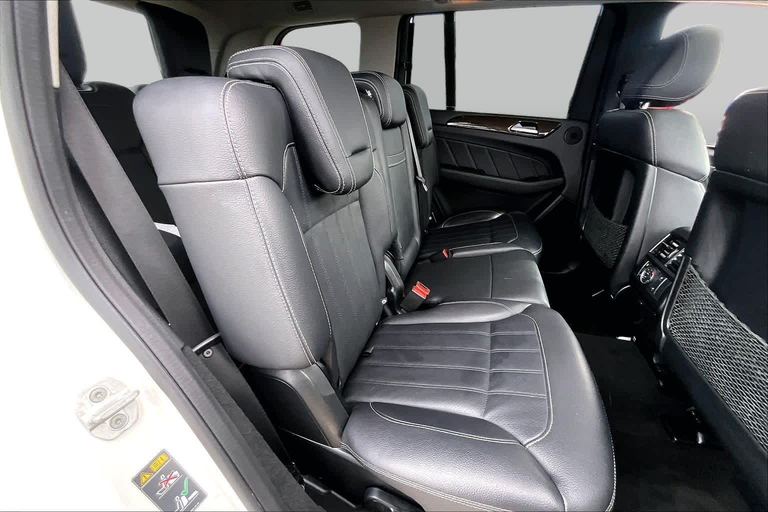 Used 2015 Diamond White Metallic Mercedes-Benz GL 450 image 21