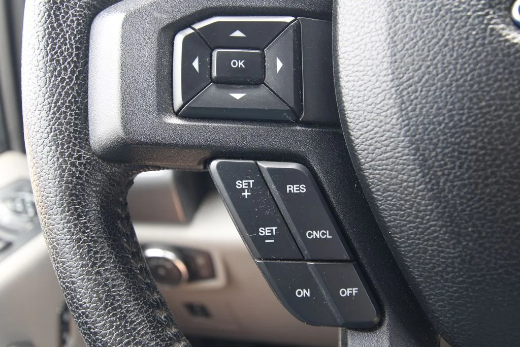 Used 2015 Red Ford XLT image 19