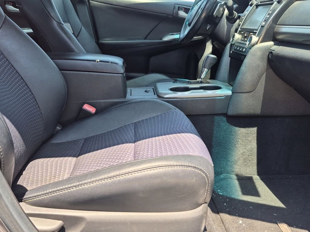 Used 2014 Magnetic Gray Metallic Toyota SE image 9