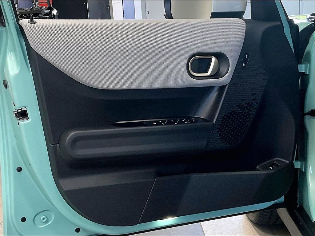 Used 2025 Green MINI Signature image 9