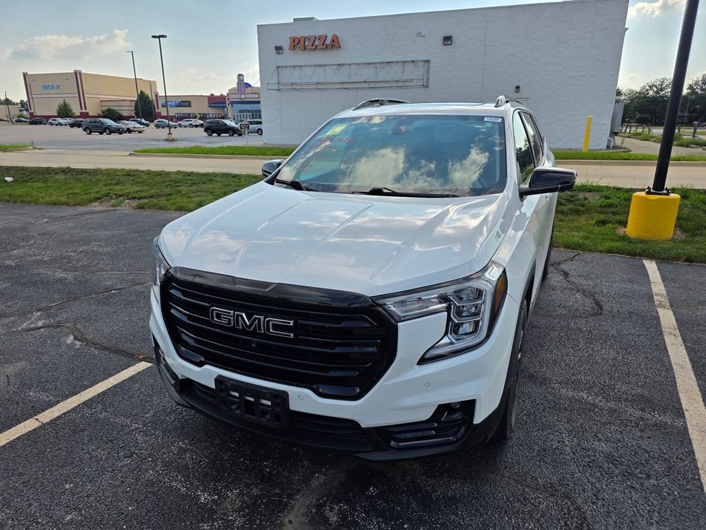 Used 2023 Summit White GMC SLT image 2