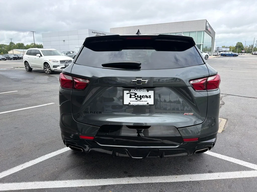 Used 2019 Gray Chevrolet RS image 3