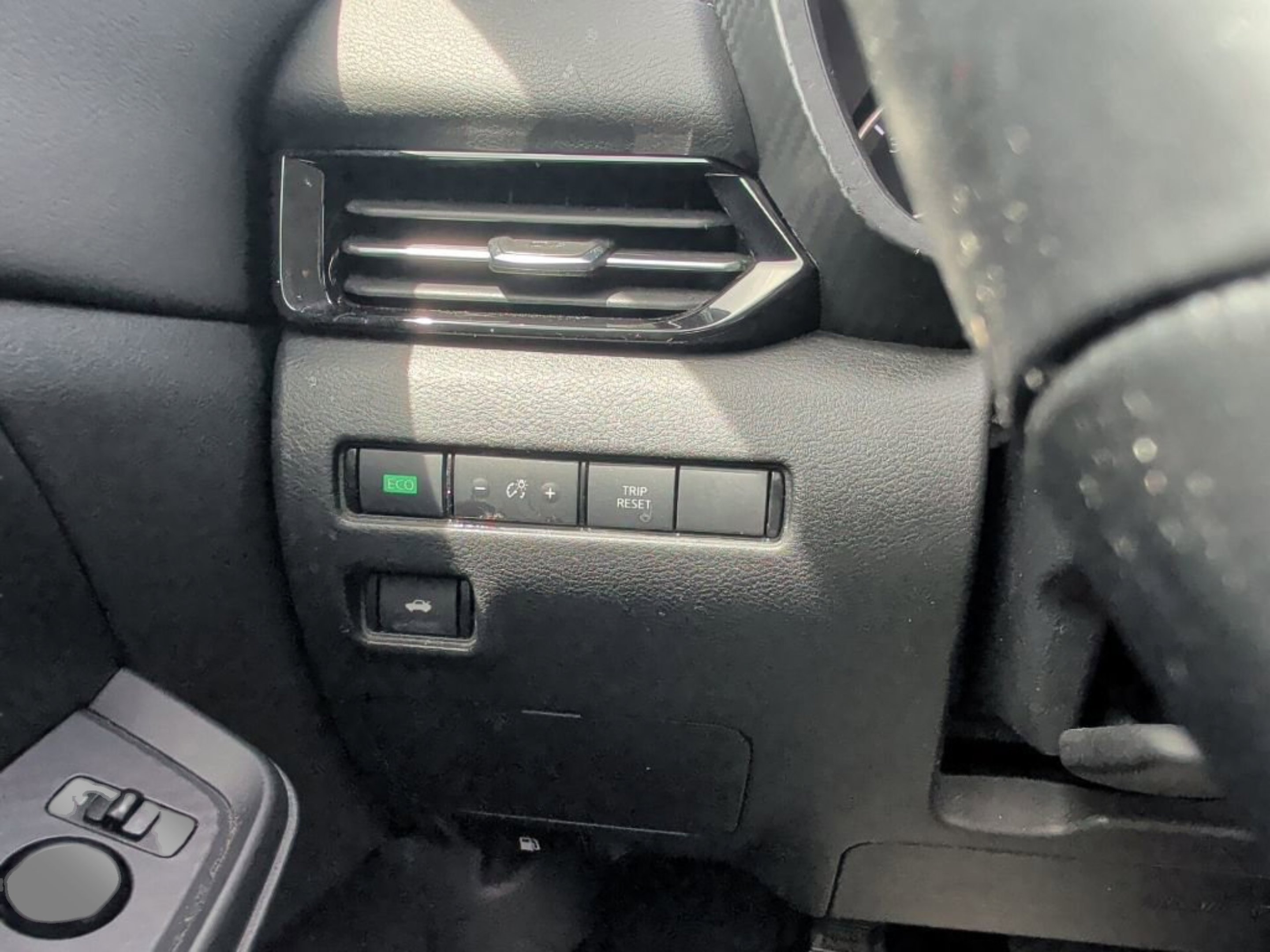 Used 2020 Fresh Powder Nissan SV image 31
