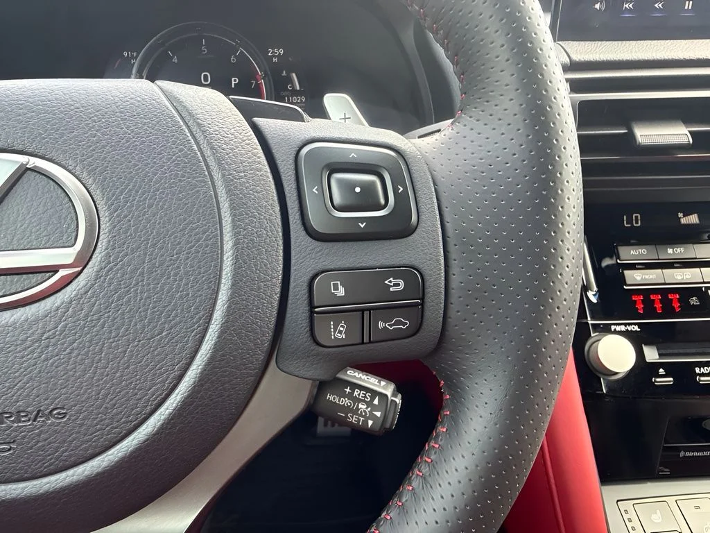 Used 2024 White Lexus 500 F SPORT Performance Premium image 33