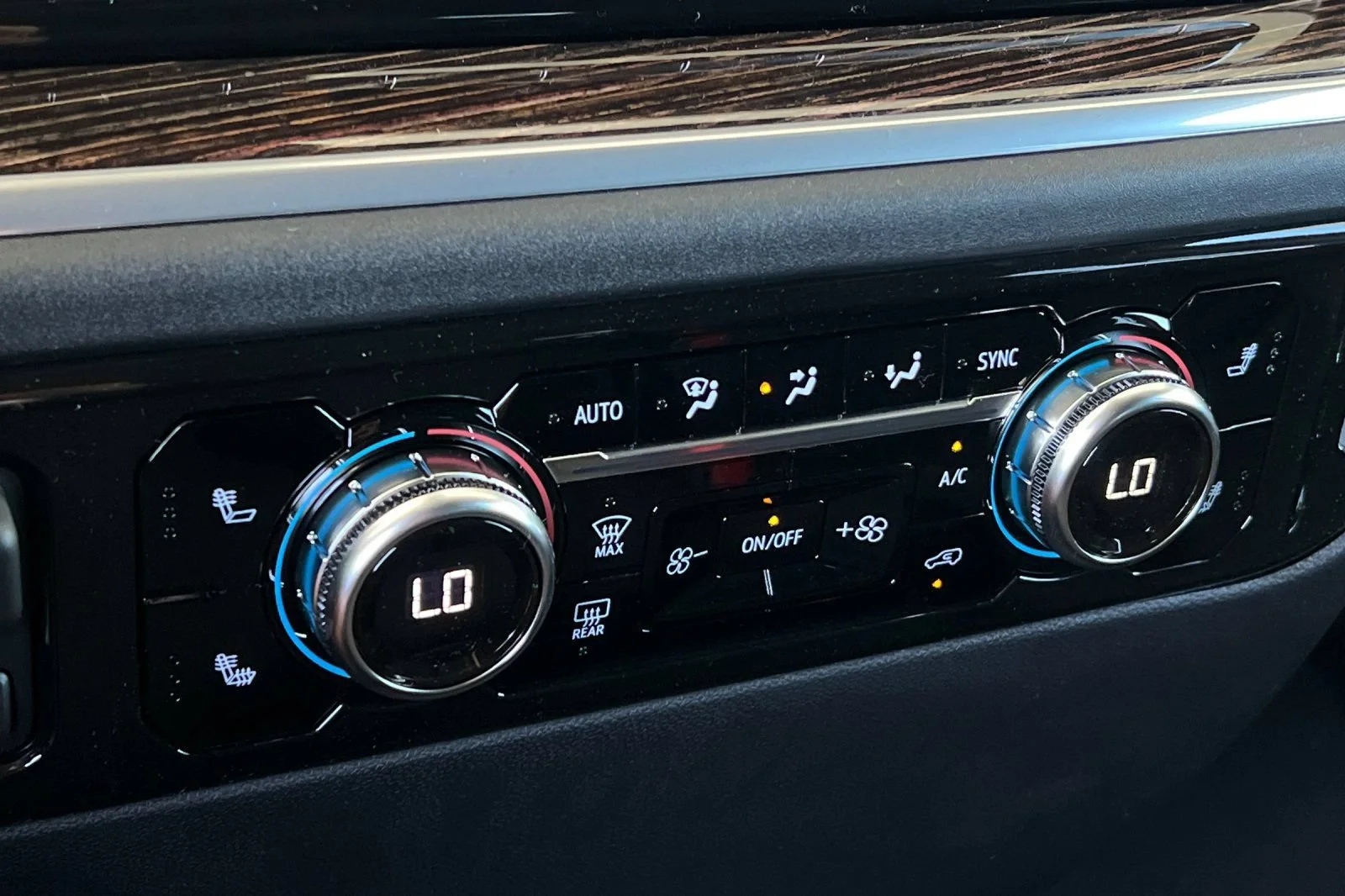New 2026 Sterling Metallic GMC Elevation image 18