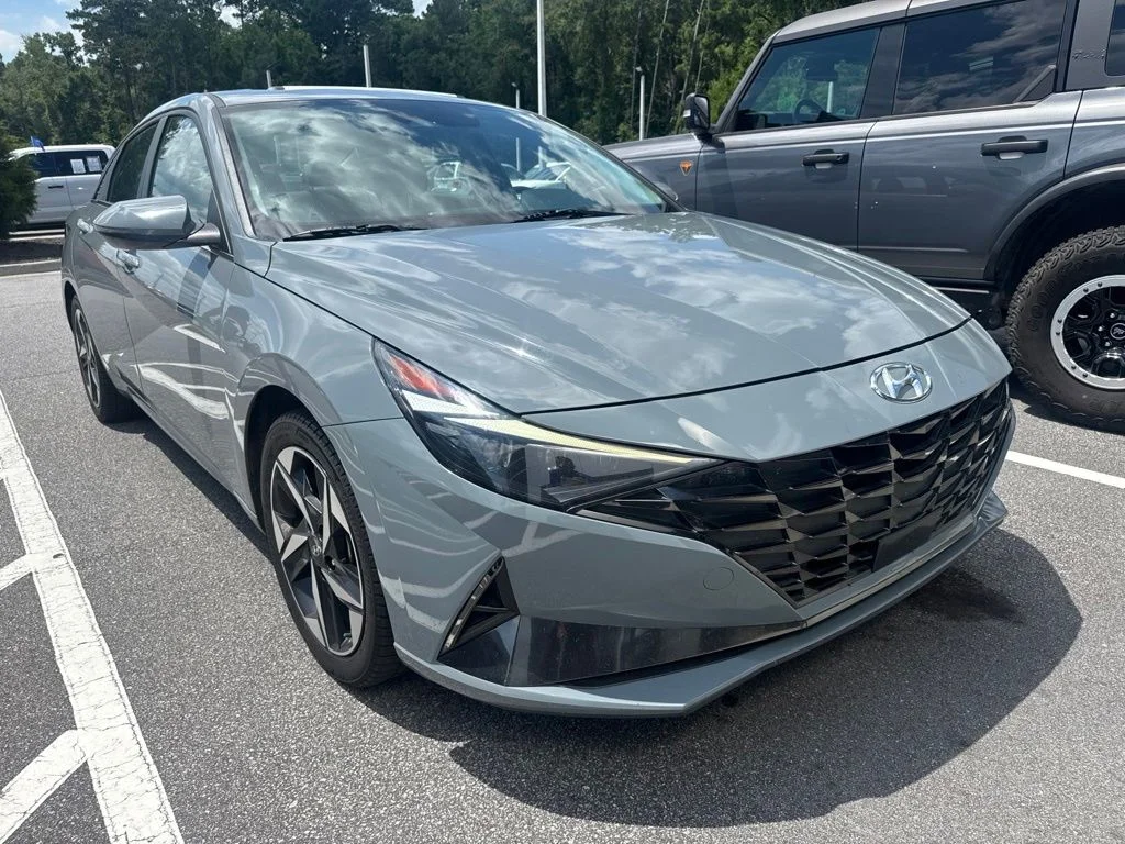 Used 2023 Electric Hyundai Limited image 1