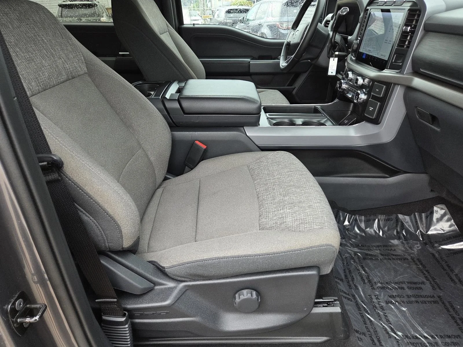 Used 2024 Oxford White Ford XLT image 39