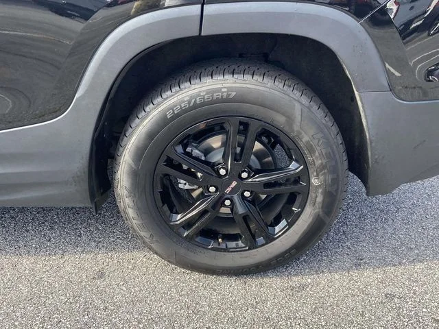 Used 2022 Black GMC AT4 image 9