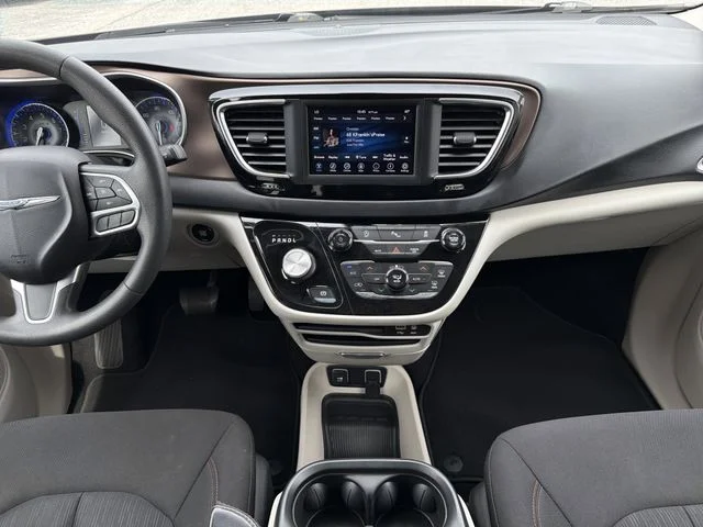 Used 2018 Black Chrysler Touring Plus image 17