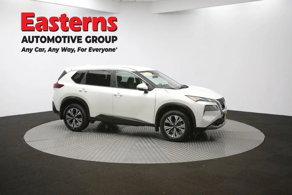Used 2022 White Nissan SV image 45