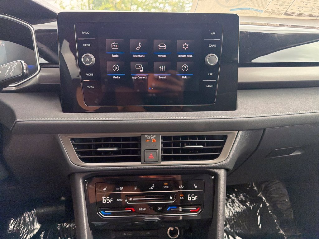 New 2027  Volkswagen 1.5T SE Black image 16