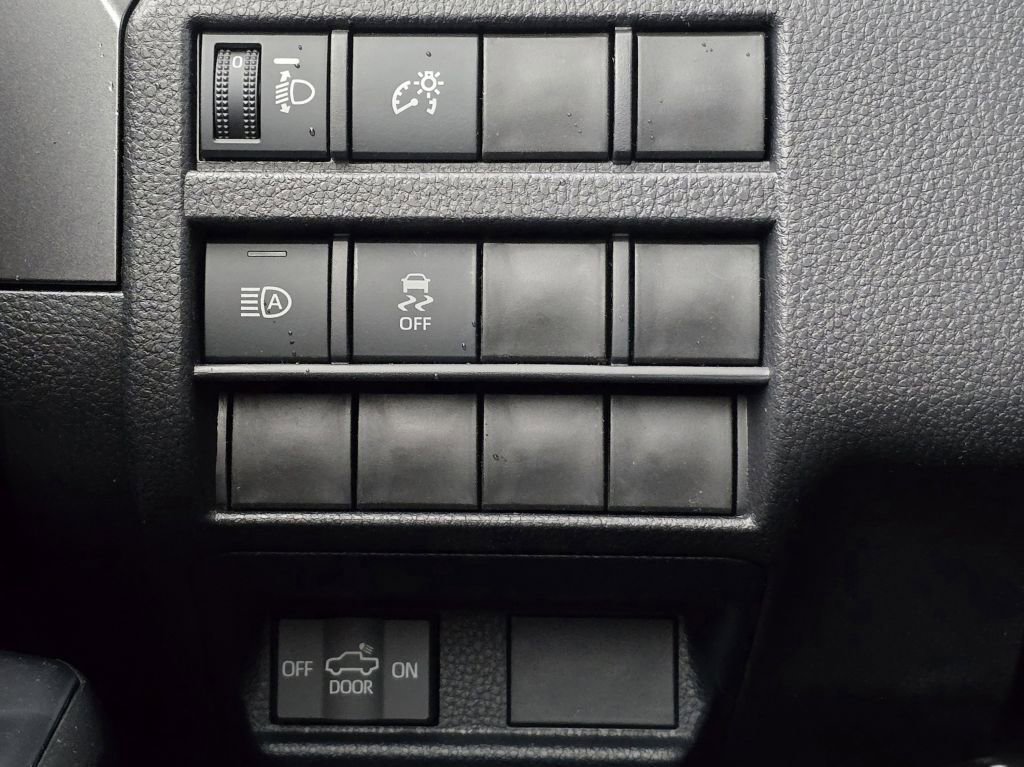 2025 Toyota Tacoma TRD Sport - Photo 16