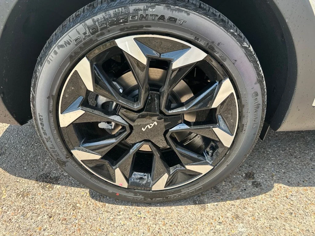 New 2026 White Kia EX image 23