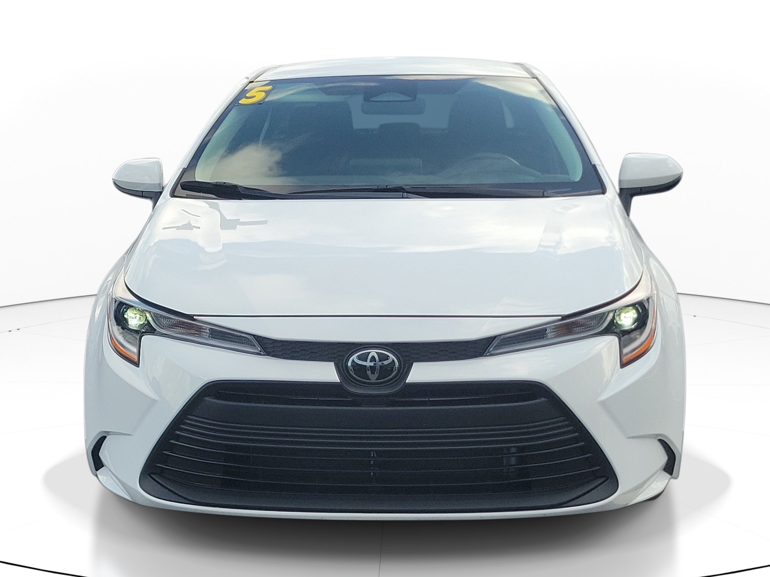 Used 2025 Ice Toyota LE image 2