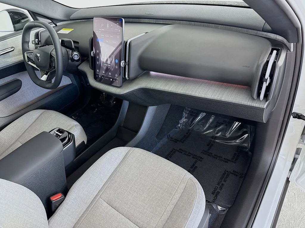 New 2026 White Volvo Twin Motor Performance Ultra image 29