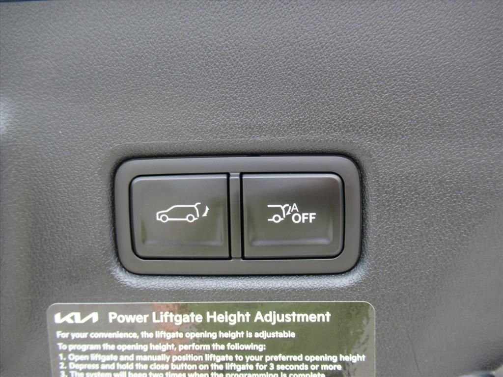 Used 2027 Black Kia SX image 33
