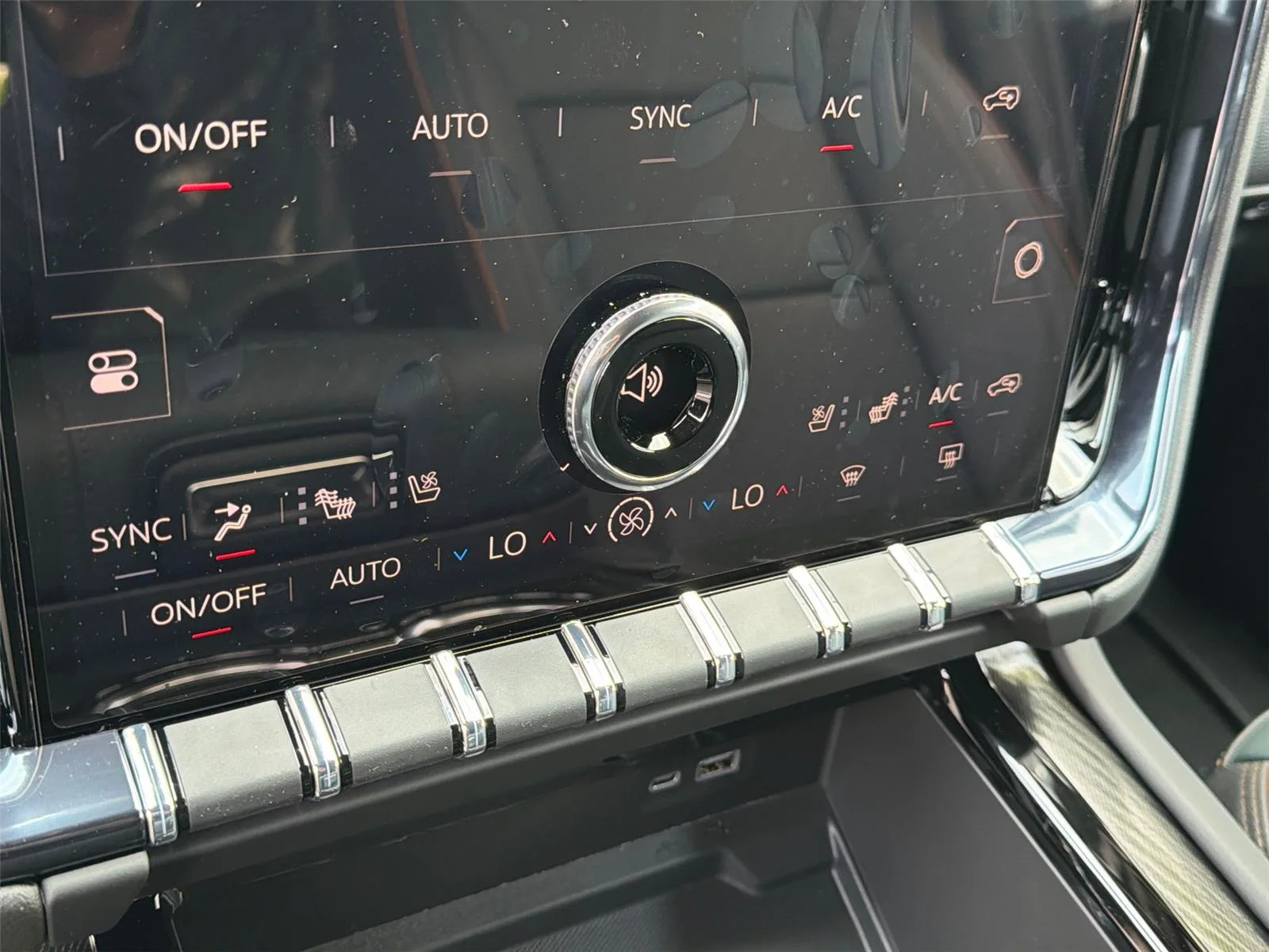 2026 GMC Yukon AT4 - Photo 27