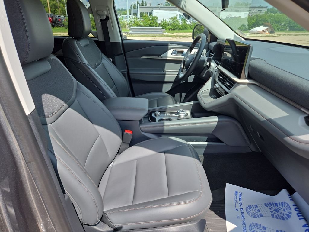 2026 Ford Explorer Active - Photo 11