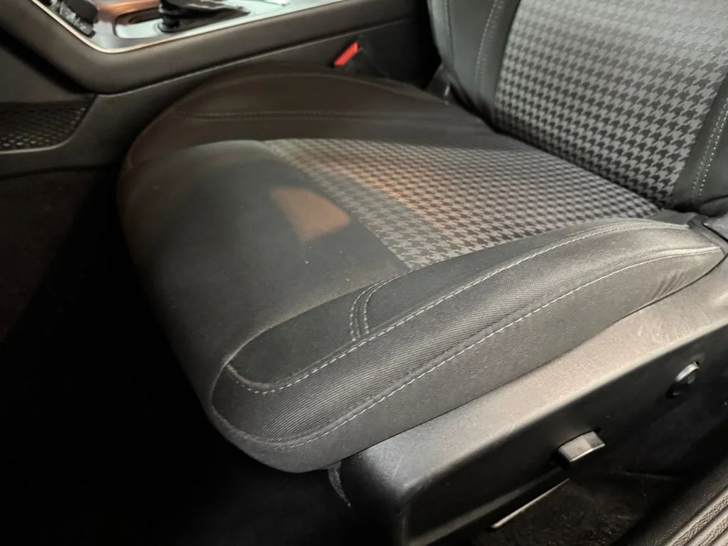 Used 2019 Black Dodge SXT image 15
