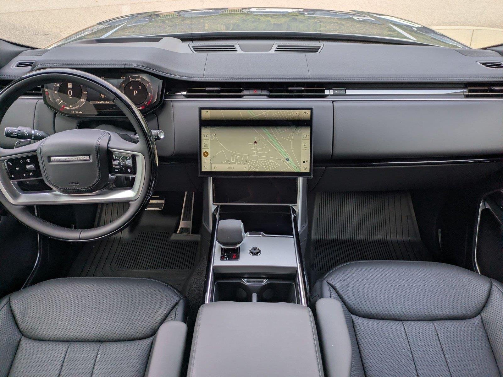 New 2026 Eiger Grey Metallic Land Rover SE image 29