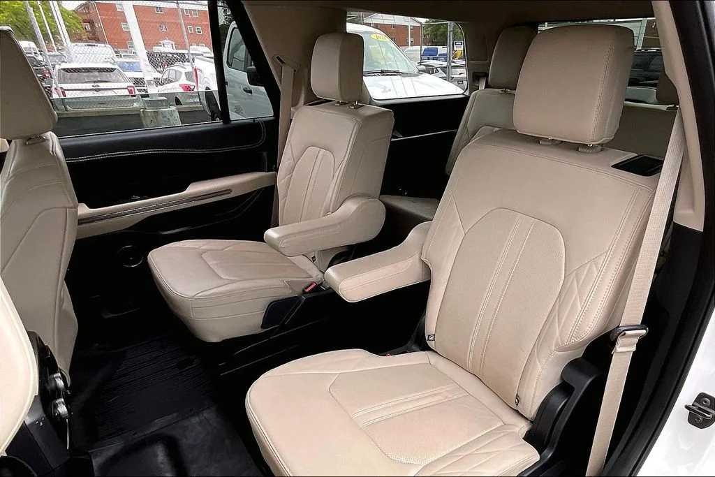 Used 2022 White Ford Platinum image 25
