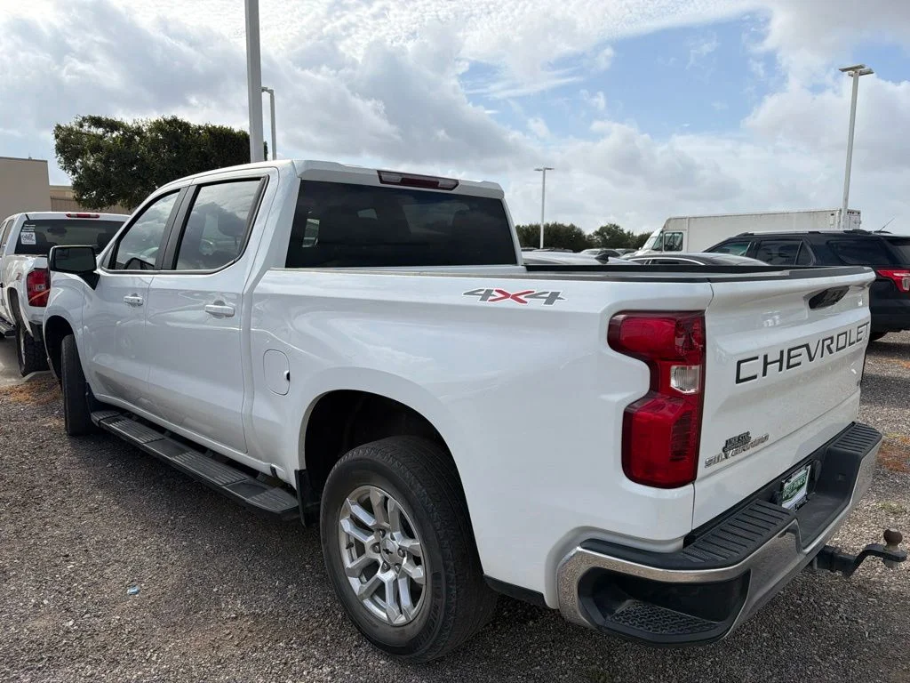 Used 2023 White Chevrolet LT image 3