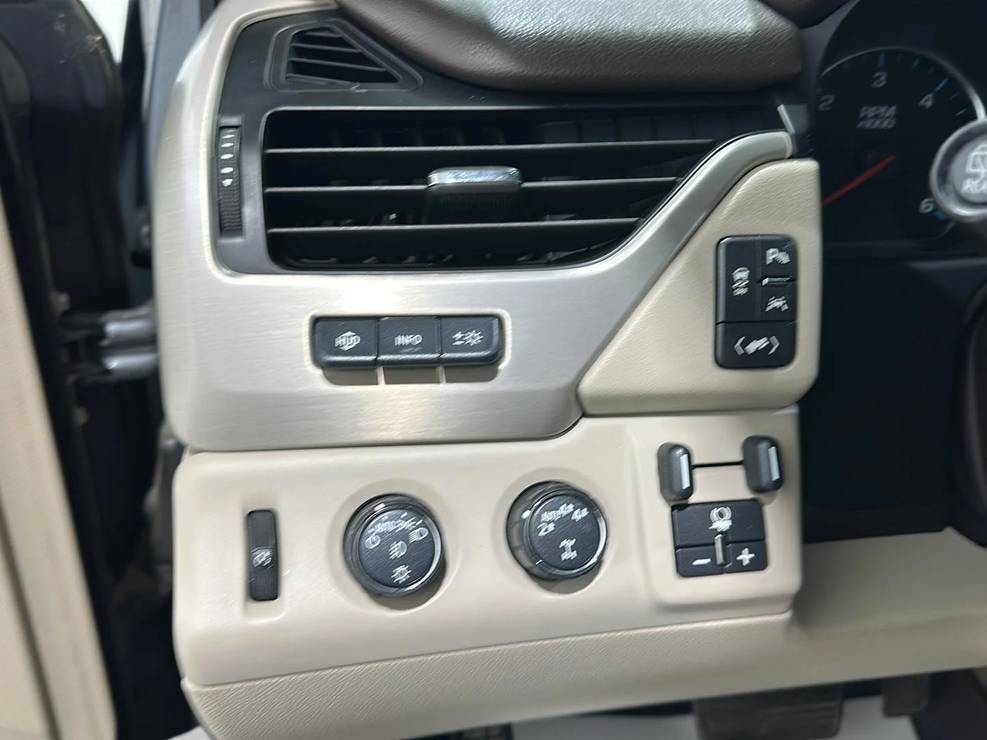Used 2019 SATIN STEEL METALLIC GMC Denali image 17