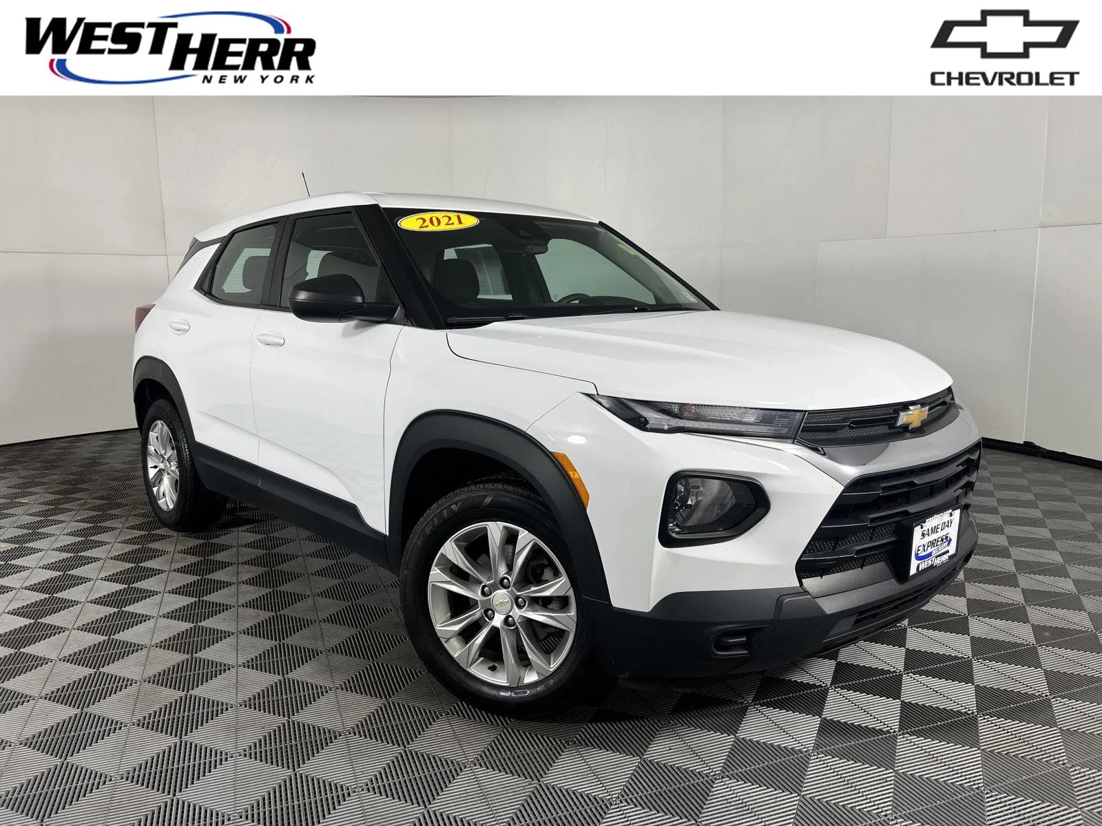 Used 2021 SUMMIT WHITE Chevrolet LS image 1