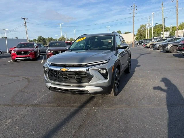 Used 2025 Gray Chevrolet LT image 19