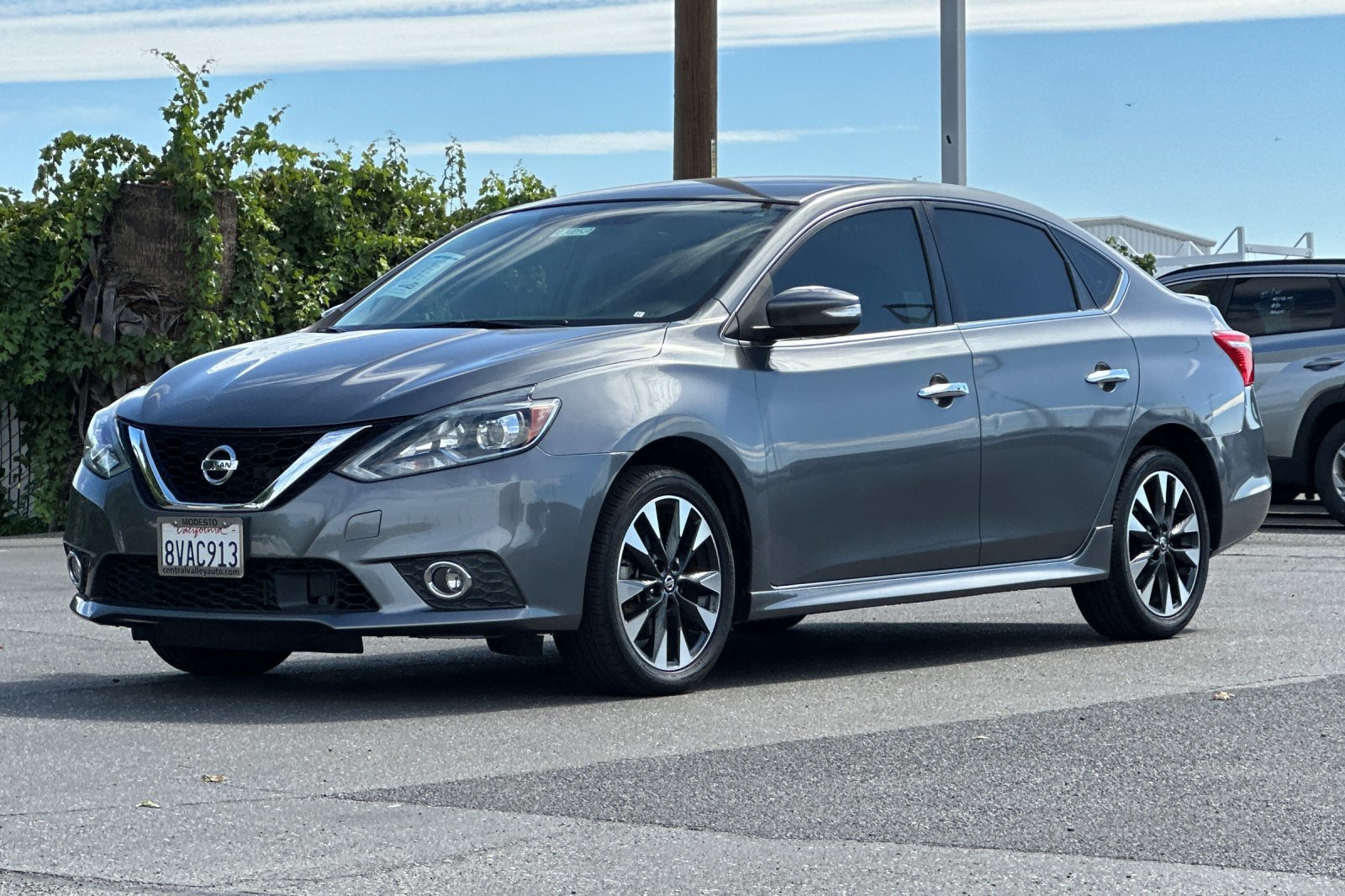 Certified Used 2019 Gun Metallic Nissan SR image 8