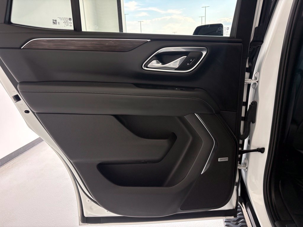 Used 2024 Summit White Chevrolet Z71 image 33