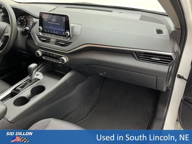 Used 2020 Glacier White Nissan 2.5 S image 24