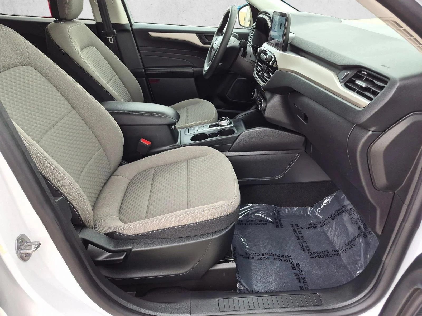Used 2022 Oxford White Ford SE Hybrid image 19