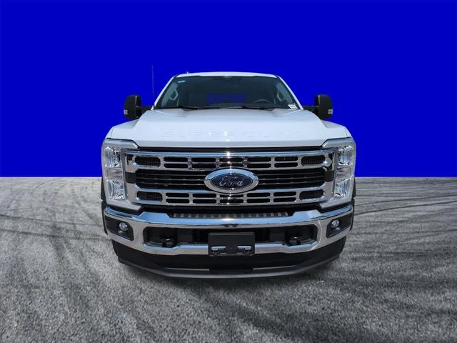 New 2026 Oxford White Ford F-450® XL image 9