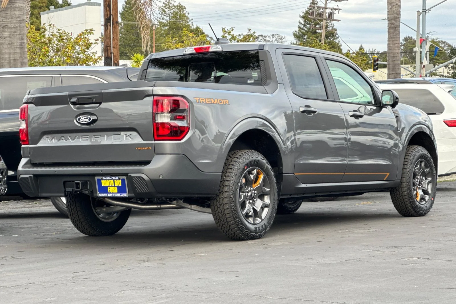 New 2026 Carbonized Gray Metallic Ford Tremor® image 3