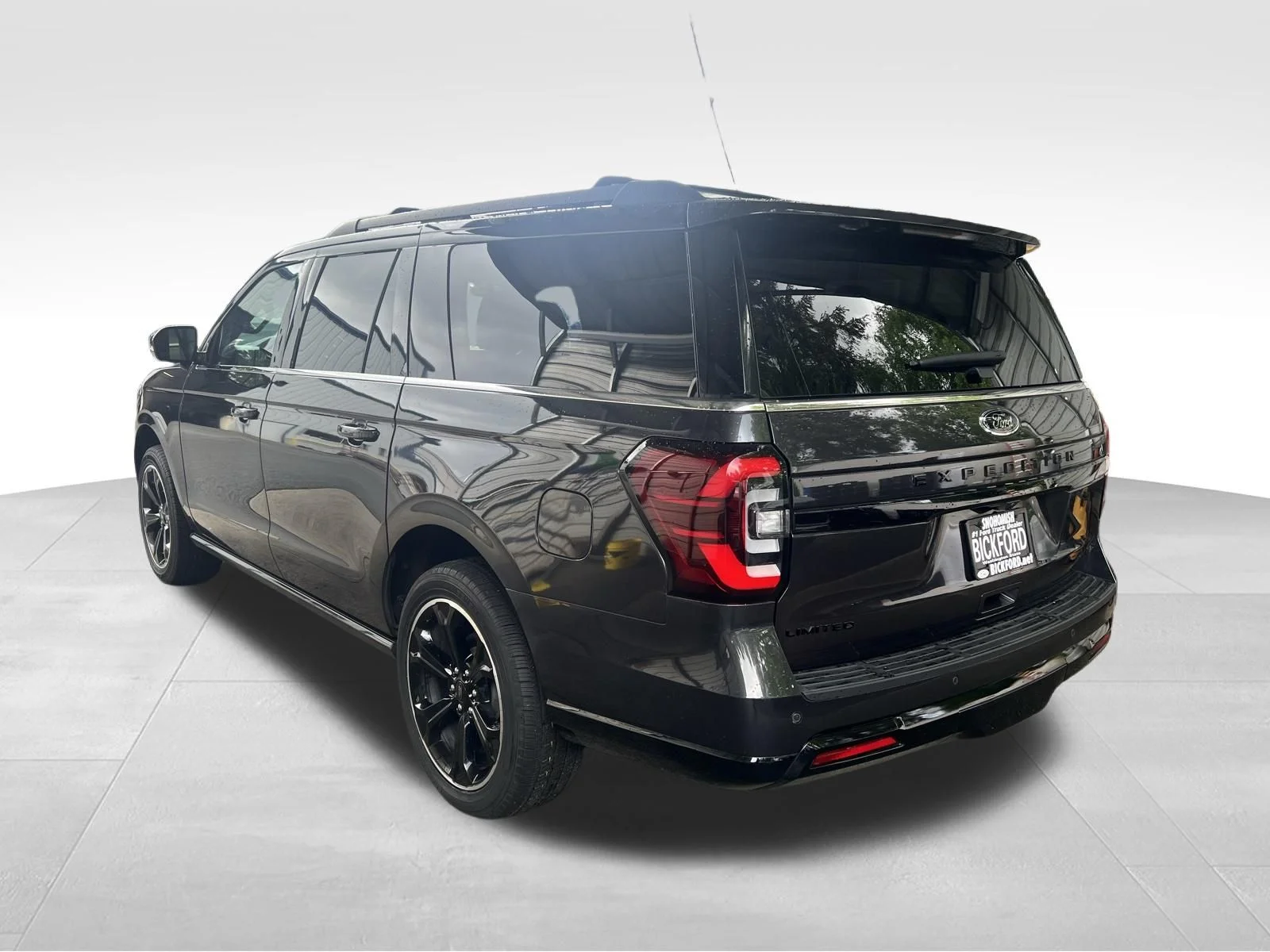 Used 2023 Gray Ford Limited image 5