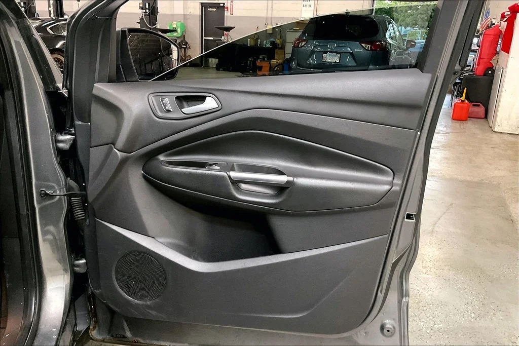 Used 2014 Gray Ford SE image 22