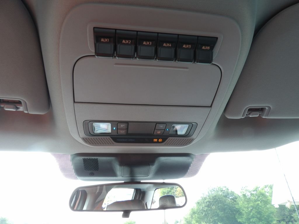 New 2026 Oxford White Ford F-250® XL image 25